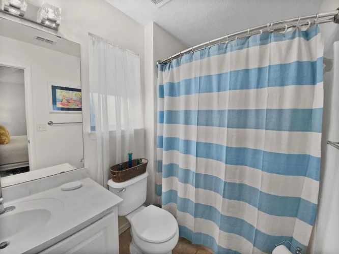 Sandy Toes by Destin Getaways