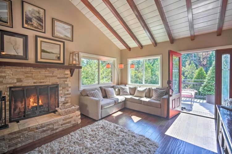 Tree-lined Twin Peaks Cottage w/ Custom Stream