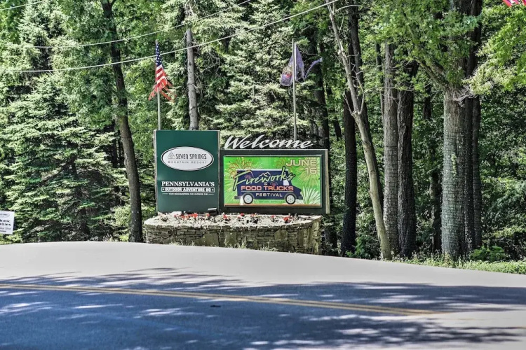 Southwind Seven Springs Home on Ski Slopes!