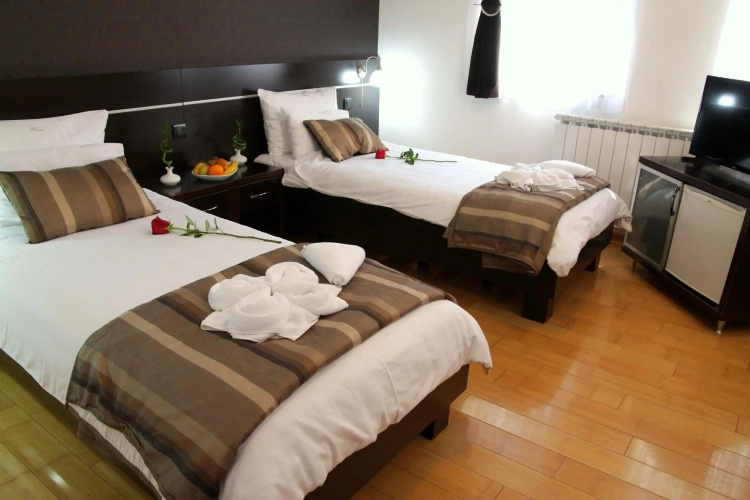 Novak Hotel