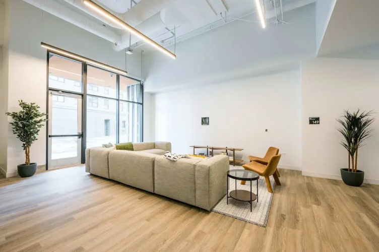 Lincoln Park 8BR Prime Spot Easy City Access