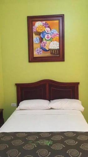 D’ Ruiz Hotel