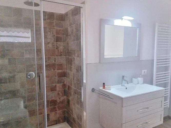 2 Bedrooms Cottage