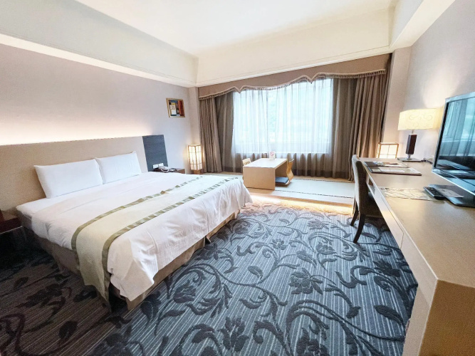 Hoya Hot Springs Resort & Spa