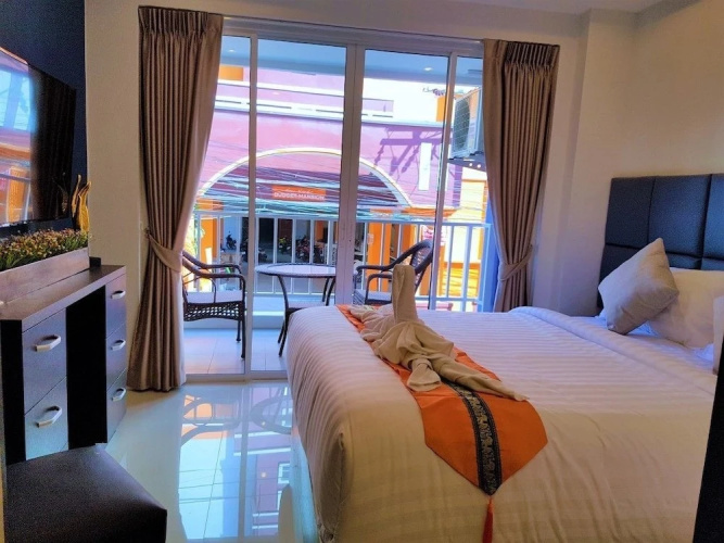 Club Apartments