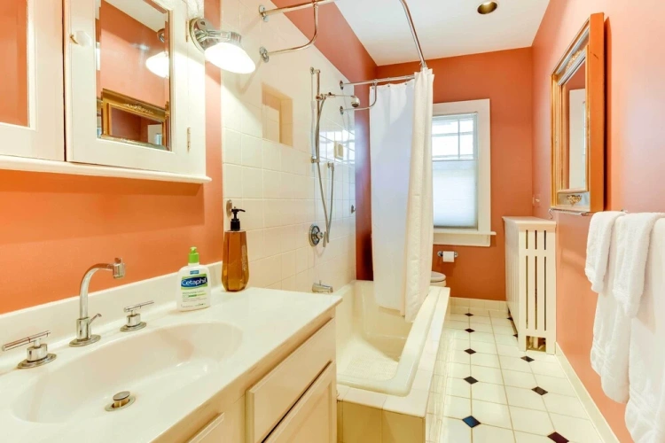4 Bedrooms Cottage