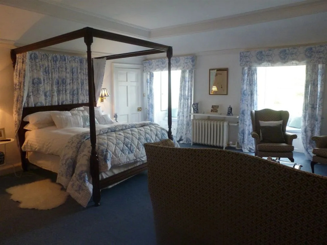 Shieldhill Castle Hotel