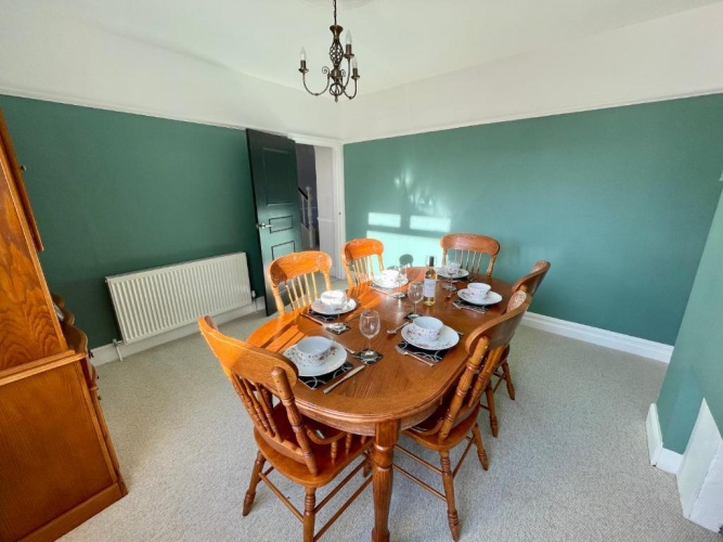 3 Bedrooms Cottage