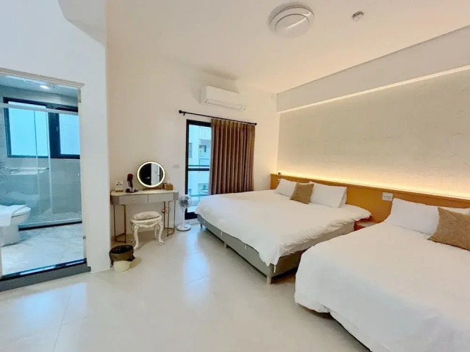 Mooon House