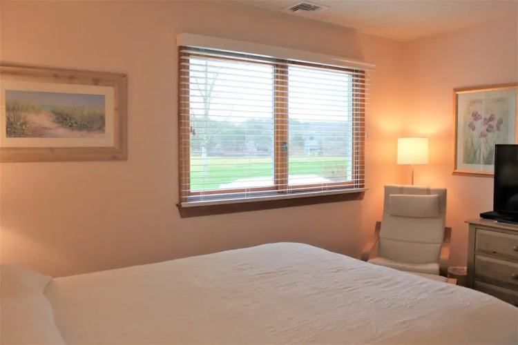 51 Middlecott - 2 Bedroom Condo