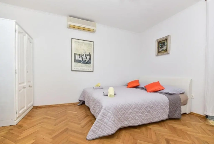 2 Bedrooms Apartment with sea view