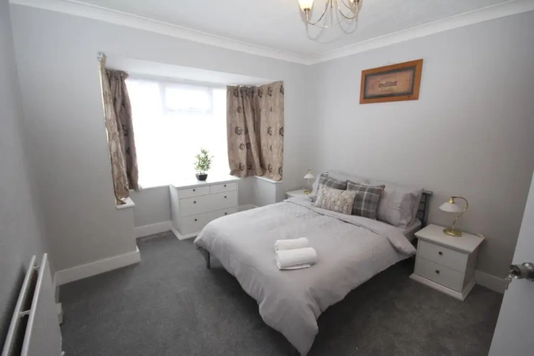 4 Bedrooms Double Cottage