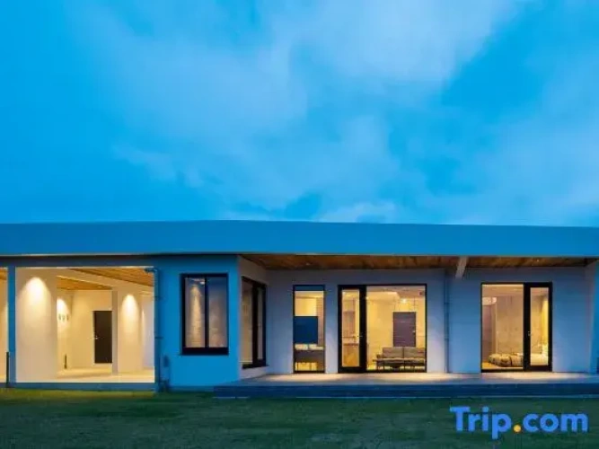 Twin Club Suite with ocean view