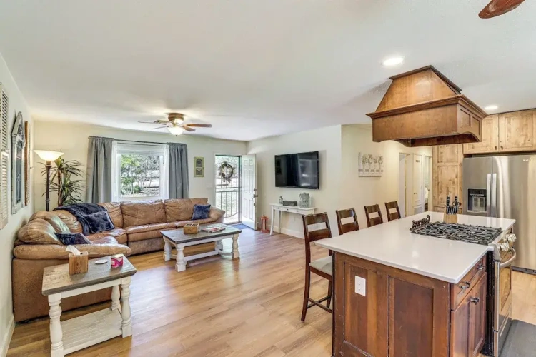 3 Bedrooms Cottage