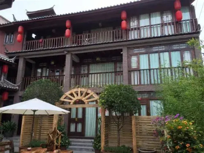 Shuhe Yanchao Hostel