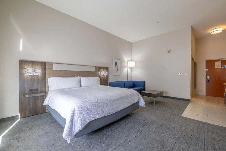 1 Bedroom Suite