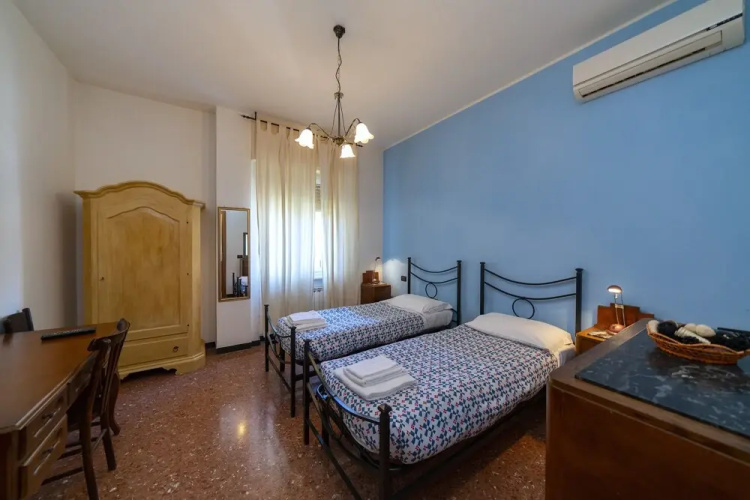 Lia Rooms 3
