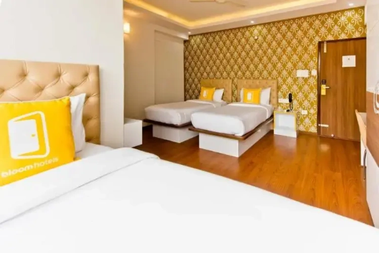 Standard Triple room