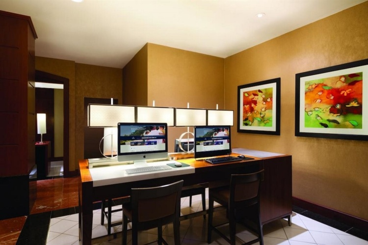 Hilton Chicago/Magnificent Mile Suites photo 20