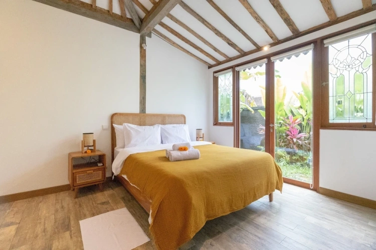 2 Bedrooms Villa