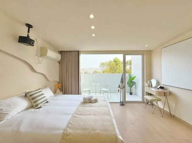 Romantic Double room with courtyard view