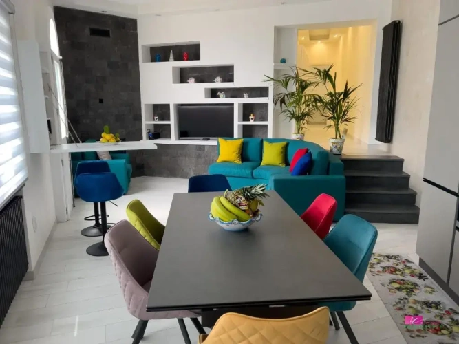 2 Bedrooms Apartment