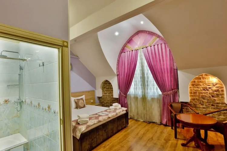 Luxury Suite