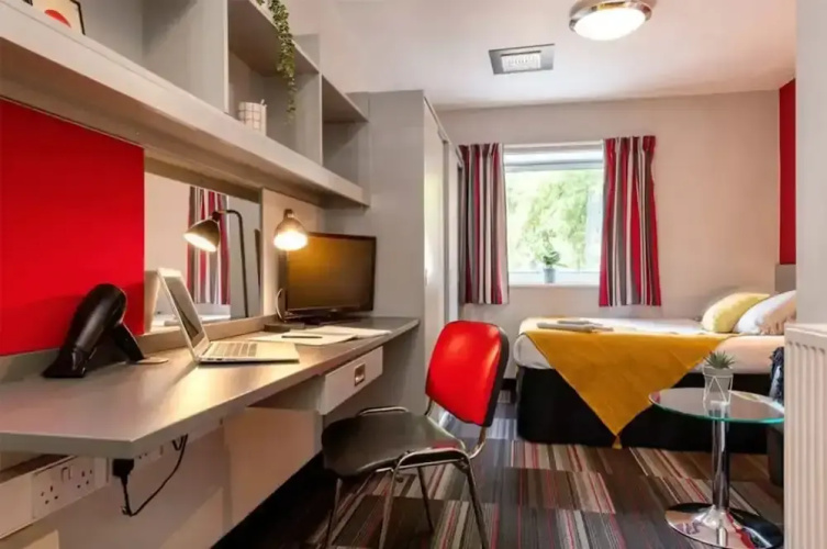 Student Only Clarendon Street