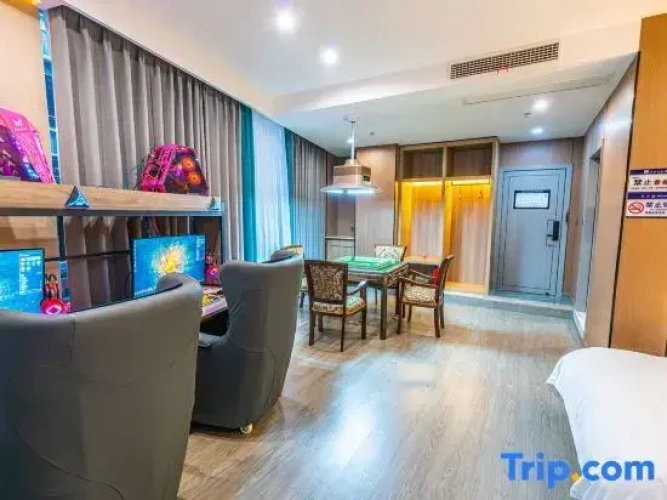 Deluxe Quadruple Suite