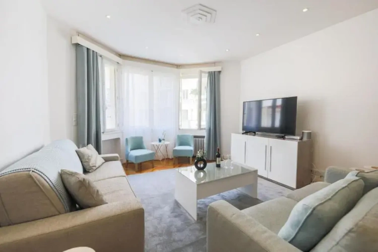 3 Bedrooms Apartment