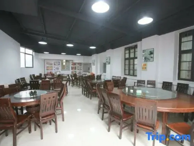 Longzhichuan Hotel