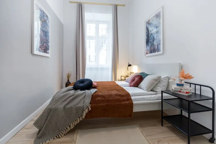 3 Bedrooms Apartment