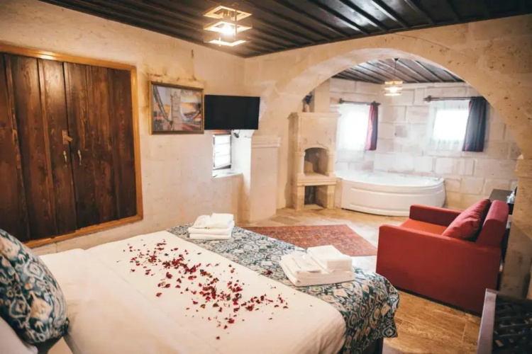 Tale Cave INN
