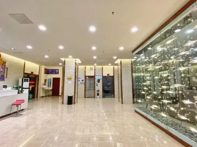 Crown Boutique Hotel