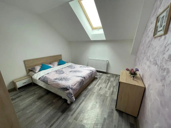 Apartament cu 2 camere, spatios si confortabil.