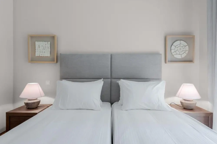 2 Bedrooms Apartment