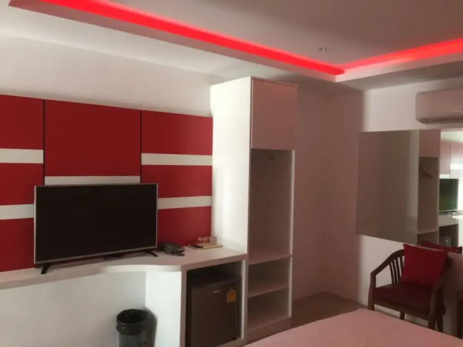 Picasso Hotel 24 Inn