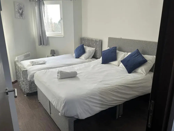 1br-sleeps4-parking-closetocentre