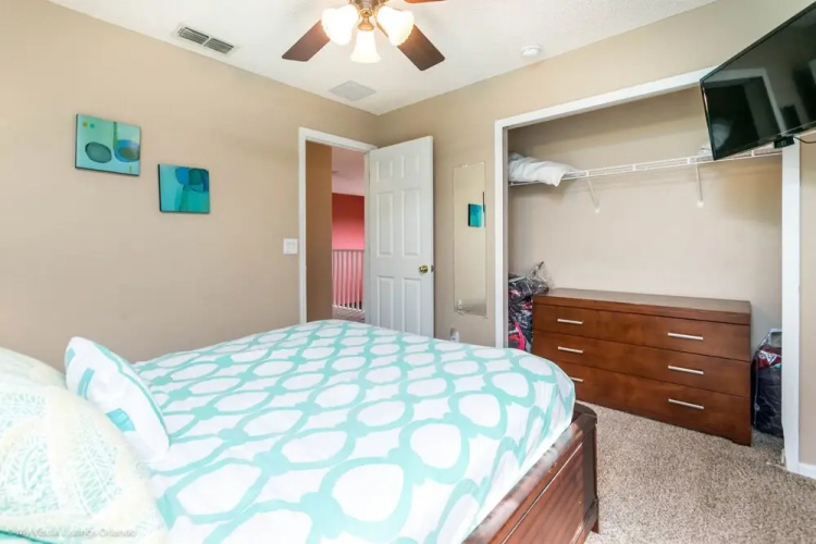 2697 La Isla Court