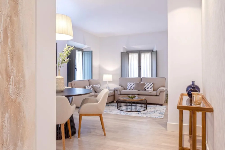 Bright Apartment in Granada Varela