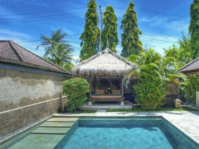 2 Bedrooms Quadruple Villa