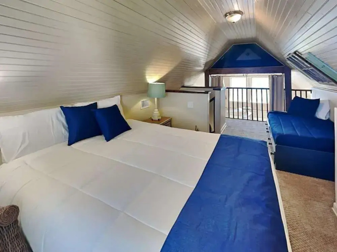 Bj's Beach House