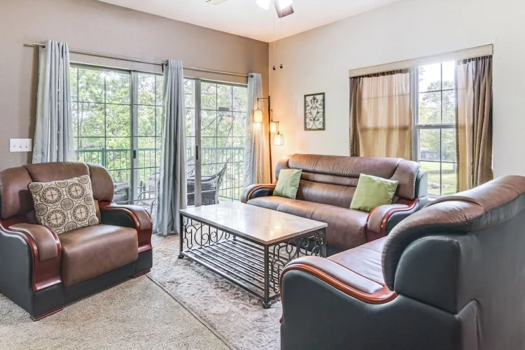 2 Bedrooms Apartment