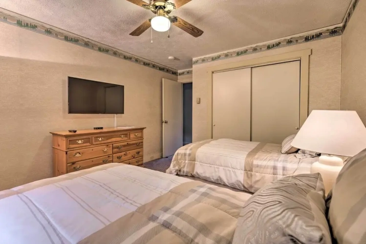 2 Bedrooms Apartment