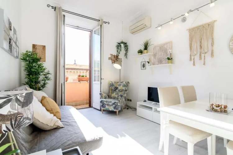 White Napoleone Apartment