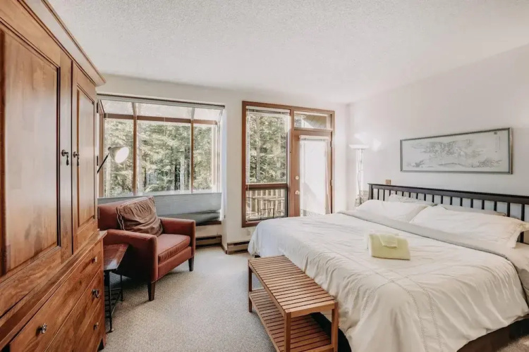Snowater Condo 41 - A Spacious Condo With Private Sauna Wifi and a Soaker tub