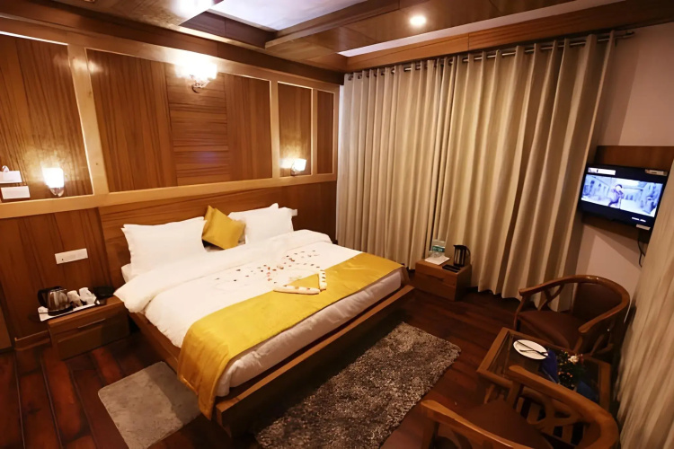 Hotel Monarch Residency