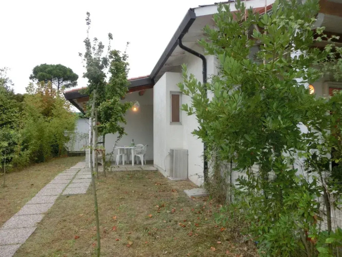 Comfy Villa With Garden and Parking