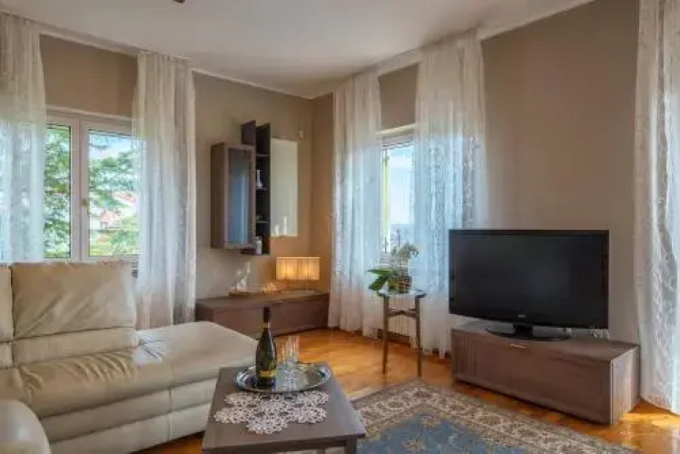 Apartment Majoran