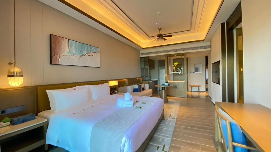 Deluxe Suite